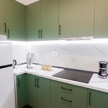 Lucjanos * ティラナ